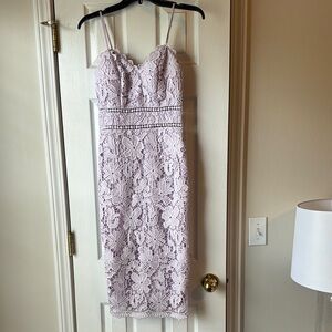 Elegant Lace Midi Dress in Light Purple